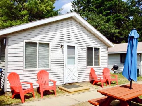 Nevis Resort | Cabin 3 | Afterglow