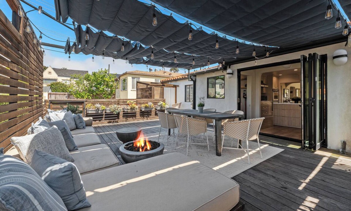 Roseville - Fleet Ridge House | Designer Coastal Retreat w/Epic Outdoor Lounge
