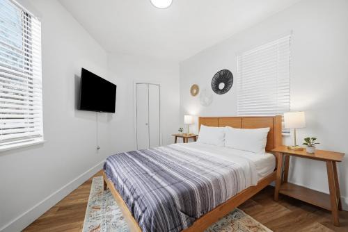 South Hills Apartment | Dormont Pittsburgh 1B Stylish and Modern 1 Bedroom Apartment, Free Street Parking