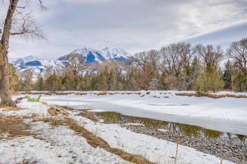 Emigrant Villa | Emigrant Lodge w/Spa: 3 Suites Near Yellowstone