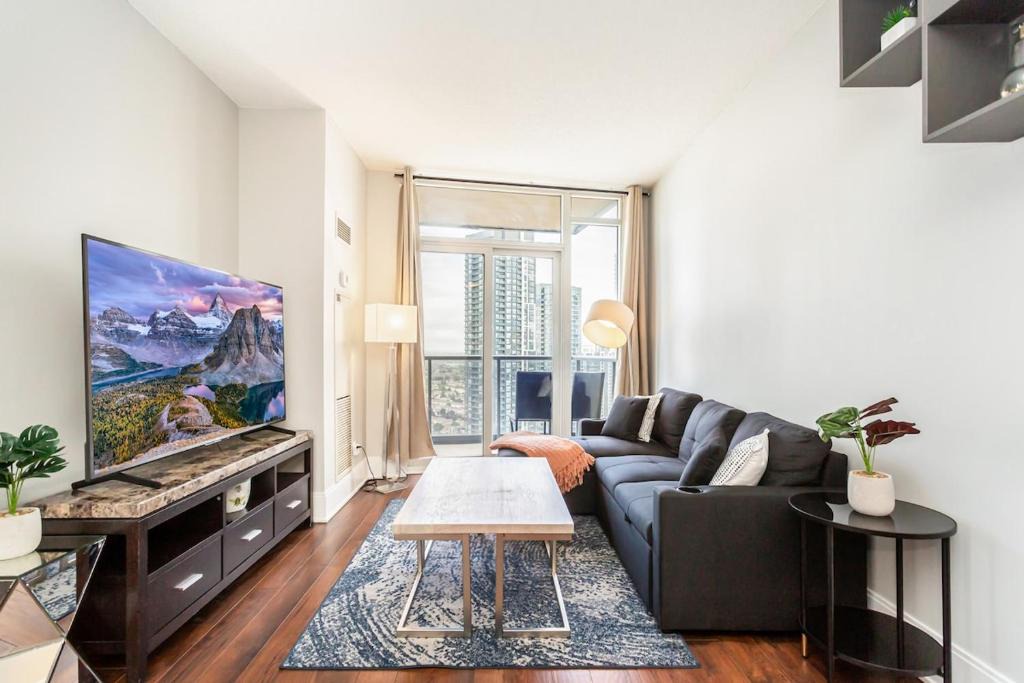 Downtown Mississauga Apartment | Executive 2BR 2BATH Condo with Lakeview Steps from SQ1