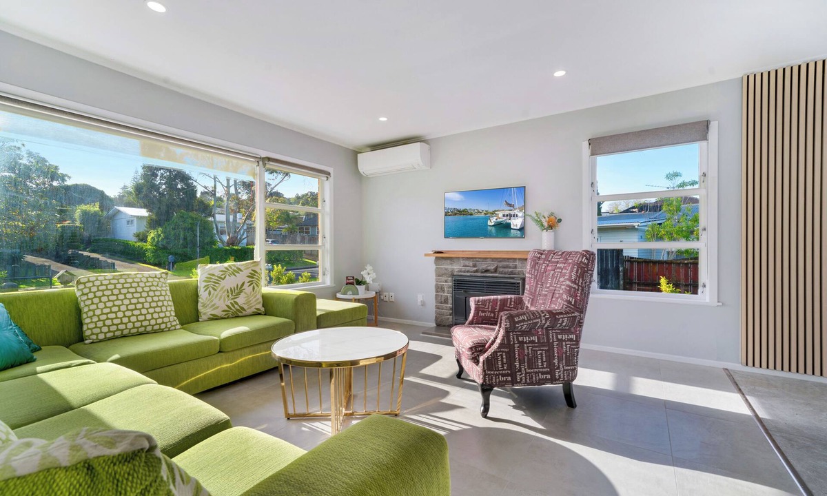 Titirangi House | Experience Comfort in Our 3-Bedroom Family Home