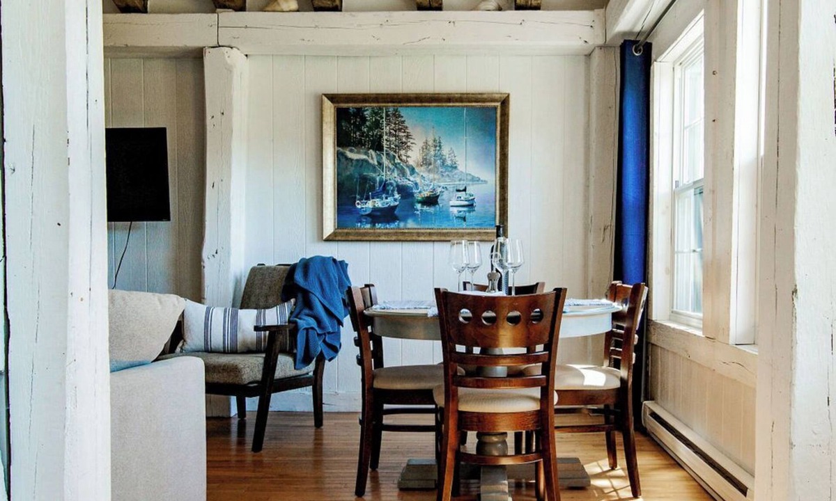 Boutiliers Point Cottage | Family-Friendly Oceanview Cottage | Private Hot Tub | Near Halifax