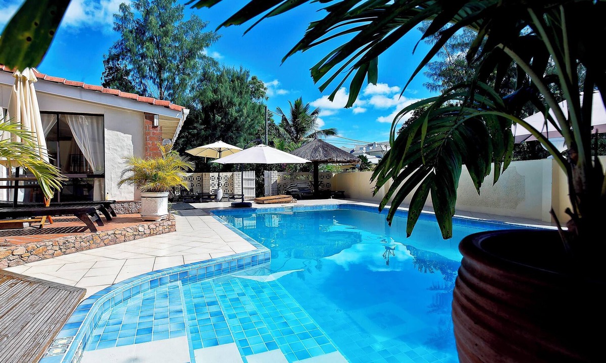 Glacis House | Homerez - House, Machabee
