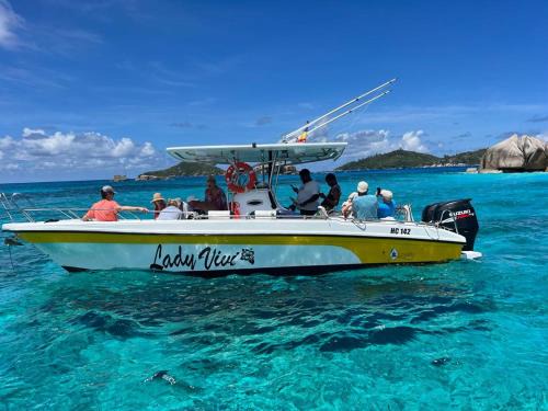Baie Ste Anne Boat Rental | Loyalty Charter