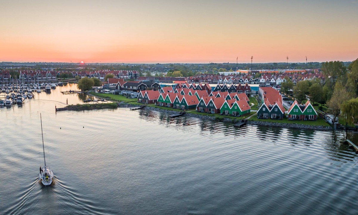 Volendam House | Luxury 4-person bungalow in the holiday park Landal Volendam
