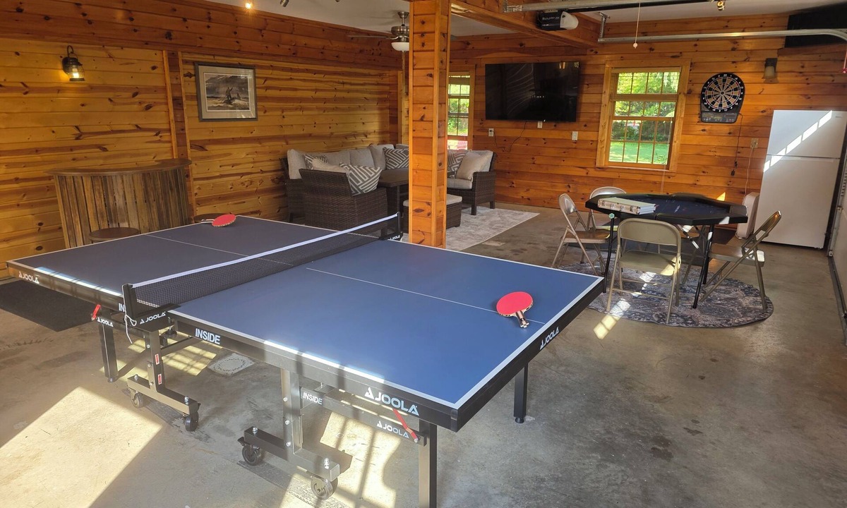 Mayville Cabin | Nick's Nook - Charming 3-bedroom cabin in Mayville - Close to CHQ and CHQ Lake