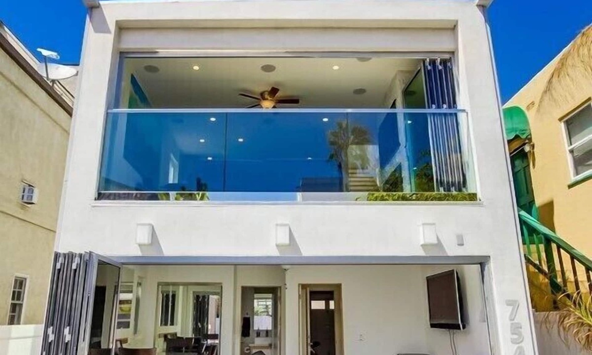 Mission Beach House | OCEAN VIEWS Modern House-Great for Groups & Families, Minisplit Air in All Rooms