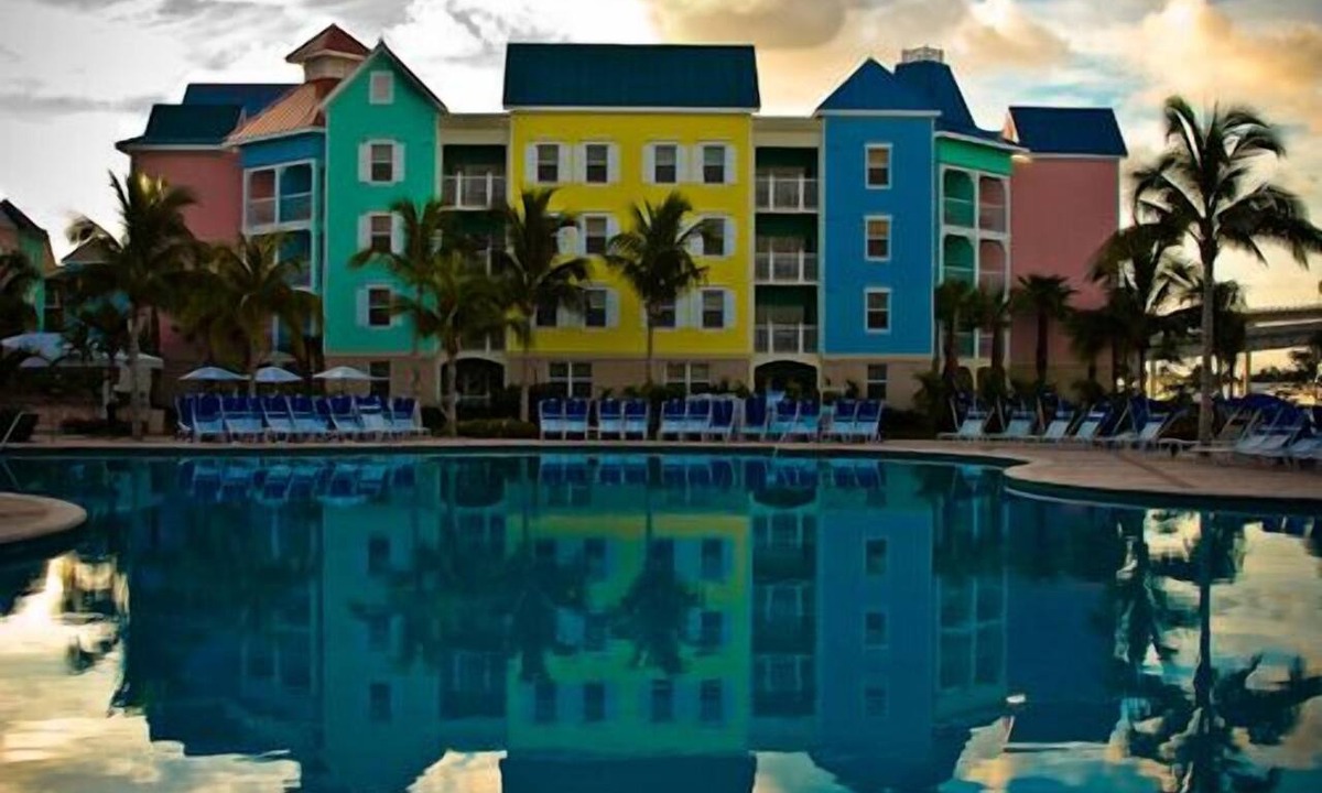 Paradise Island Condo | One bedroom Premium~ Unlimited Atlantis access at Harbourside!