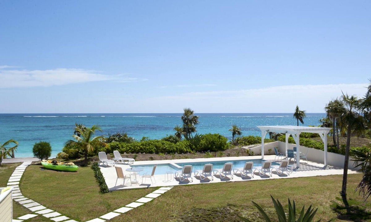 Double Bay House | Private Beachfront Estate w/Heated Pool on Pink Sand Beach