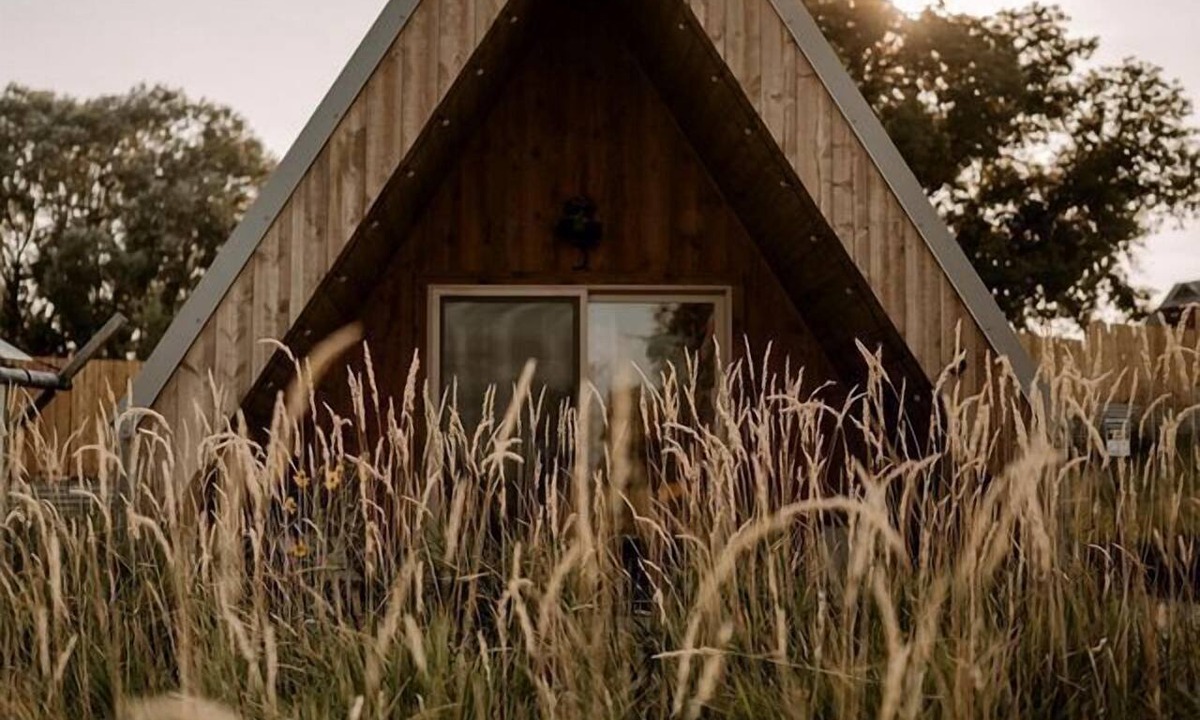 Emigrant Cabin | Romantic A-Frame Cabin near Yellowstone for an Amazing Glamping Getaway in Emigrant, Montana