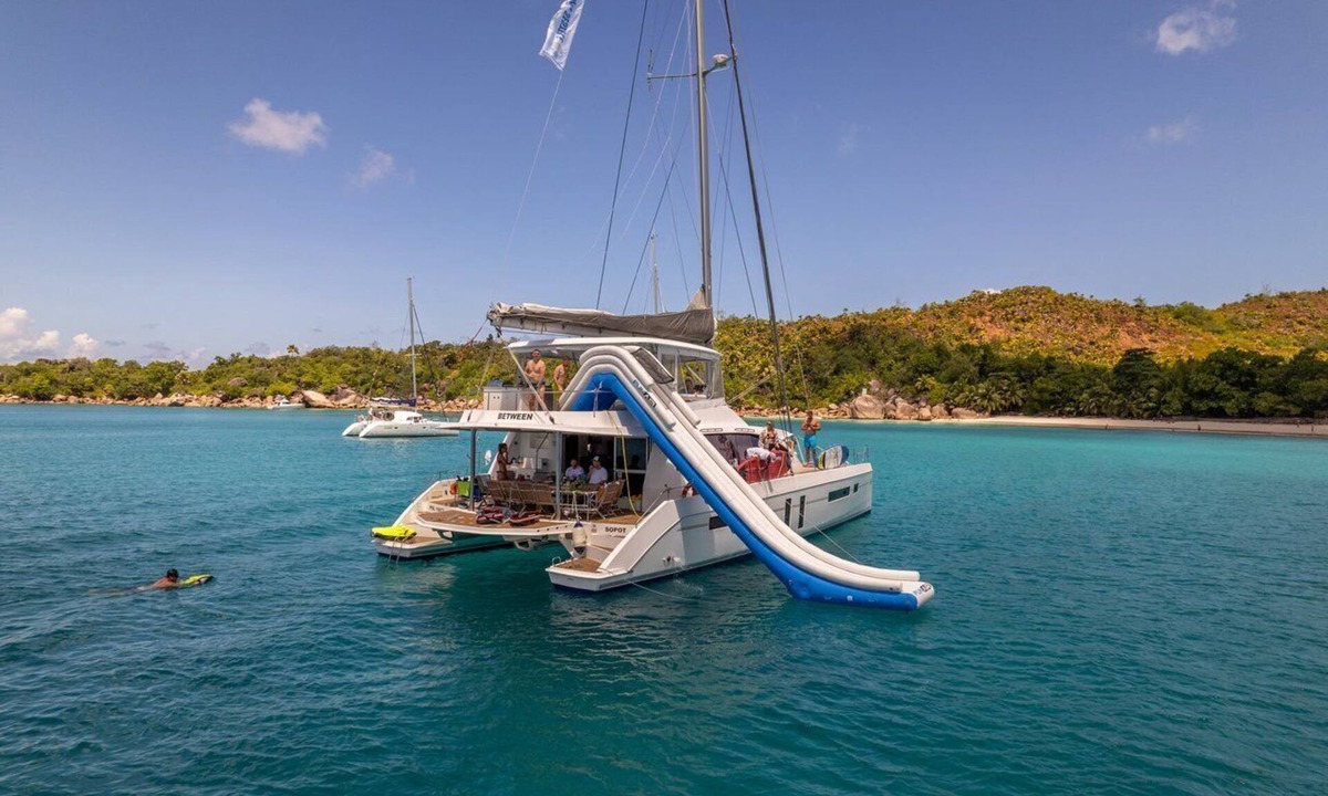 Mahe Island Boat Rental | Sun-Kissed Sailing Adventure in Isla de Mahe, Seychelles