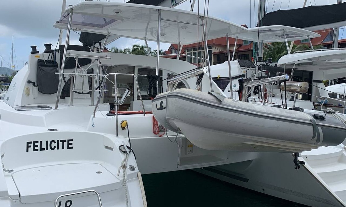 Mahe Island Boat Rental | Sun-Kissed Sailing Adventure in Isla de Mahe, Seychelles