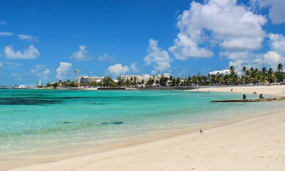 Nassau House | Tre'Tel Home Away #1 Centrally located, 5-minute Walk To The Beach 1800 sq. ft.