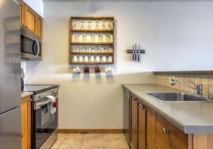 Desirable Top Floor Creekside Condo - Awesome Views - Close to trails! in Silver Star Mountain