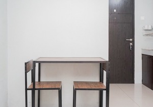 Stunning Studio at Baileys Apartment in Ciputat