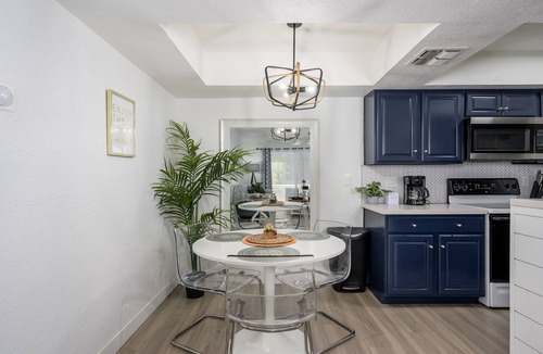 Paradise Valley Village Condo | Awesome 1st Floor Condo - Amazeballs Paradise Valley Village Neighborhood !