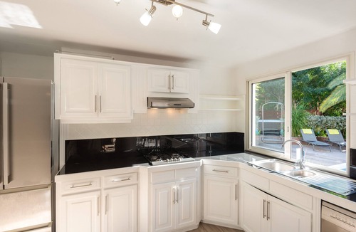 Quartier Lorient Villa | Beach 2 minutes' walk, private deck, tranquility