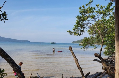 Koh Rong Sanloem House | Beach front bungalow on the Island