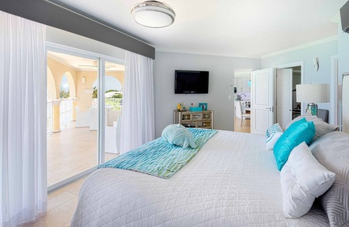 Dover Apartment | Beachfront 2-bed Apt with two pools - Sapphire 401