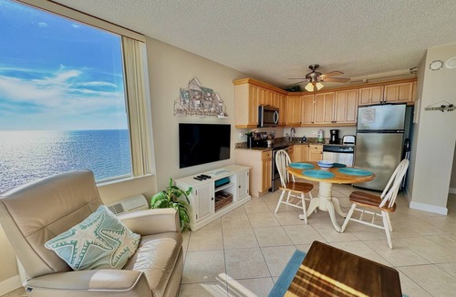 South Island Condo | Beachfront, fantastic views, 11th floor, WiFi, super clean, read our reviews!