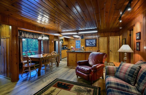North Wawona Cabin | Bear Foot Pines