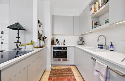 Harleston Village Condo | Charming 1-bedroom Pied-à-terre on Colonial Lake