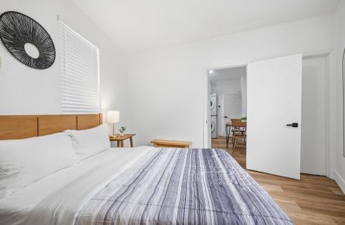 South Hills Apartment | Dormont Pittsburgh 1B Stylish and Modern 1 Bedroom Apartment, Free Street Parking