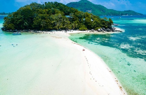 Round Island Hotel | Enchanted Island Resort