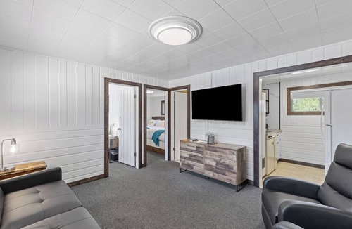 West Yellowstone Hotel | Enjoy a spacious 2-bedroom kitchen suite just 1 minute from Yellowstone! Lazy Duck 19