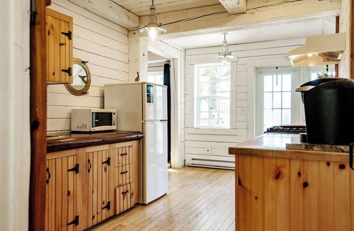 Boutiliers Point Cottage | Family-Friendly Oceanview Cottage | Private Hot Tub | Near Halifax