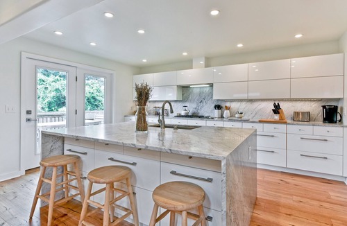 Northeast Virginia Beach House | Fantastic home in the heart of the VB Resort Area Walk to Beach, Boardwalk.
