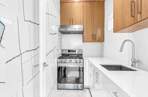 Riley Park House | FIFA 2026 Vancouver stay prime location sleeps 7 free parking kids friendly