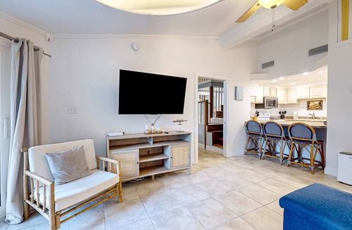 Villa Sabine Condo | Gorgeous Soundside Home close to everything and Beach Access