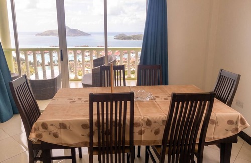 Zig Zag Ward Villa | Homerez - Villa in Victoria