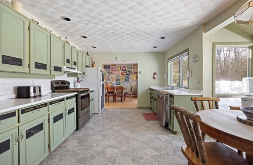 Gravenhurst Cottage | Lakeside Memories Await at Trenanthia's "The OG" Cottage