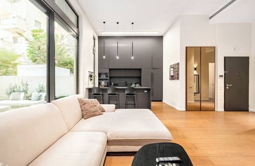 Kerem HaTeimanim Apartment | Luxury Garden Oasis: 3BR with Pool & Private Parking