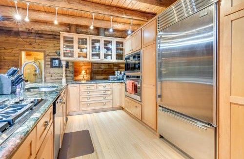 Drayton Plains House | Magical Metamora Cottage w/Fire Pit, Pond, Deck!
