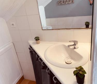 Village of Castellet Apartment | Medieval Studio St Eloi