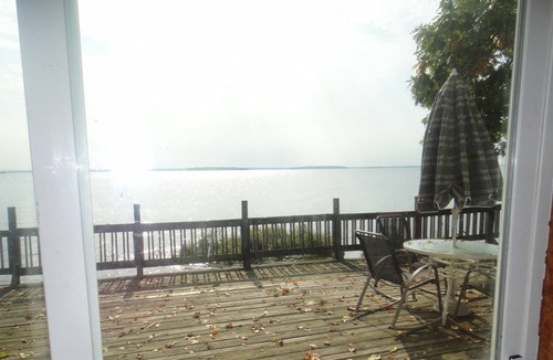 Constantia House | Oneida Lake-Private sleeps six brand new ac in brms - 20 MILES N OF SYRACUSE