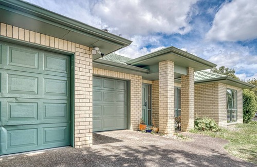 Manurewa House | Relaxing 3BR Home by Wattle Downs Reserve