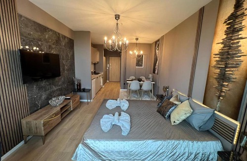 Studentski Grad Apartment | Rome Stylish Apt w Working Space and WiFi near UNSS