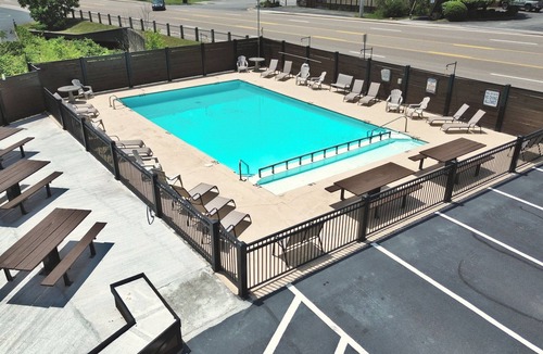 Gatlinburg Hotel | Sleepy Bear Motel