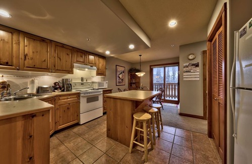 Sun Peaks House | Spacious multi level 2 bedroom townhouse, easy access to nearby runs and lift, short walk to village