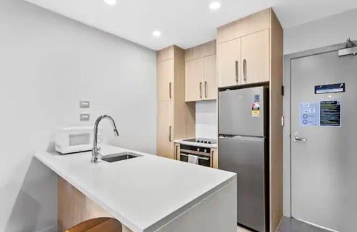 Auckland Central Business District Apartment | Stunning 2BR w/Views Near Sky Tower- Zodiak Stays