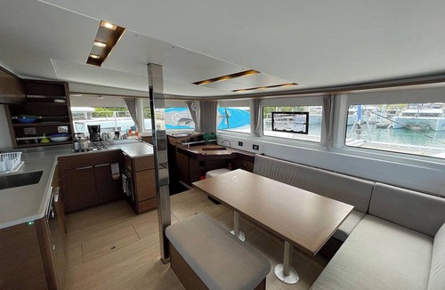 Mahe Island Boat Rental | Sun-Kissed Sailing Adventure in Isla de Mahe, Seychelles
