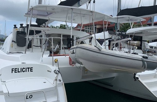 Mahe Island Boat Rental | Sun-Kissed Sailing Adventure in Isla de Mahe, Seychelles