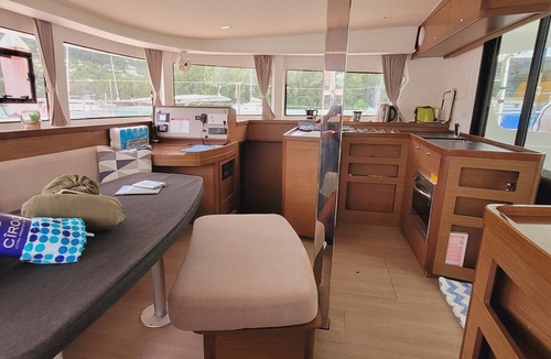 Eden Island Boat Rental | Sun-Kissed Sailing Adventure in Isla de Mahe, Seychelles