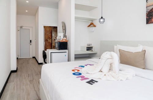 San Pedro Hotel | Sunset View Room – Unit 514 | The Watermark Hotel
