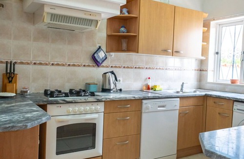 Praia da Luz Villa | Super family villa has Wi Fi, private pool, walk to village & beach!